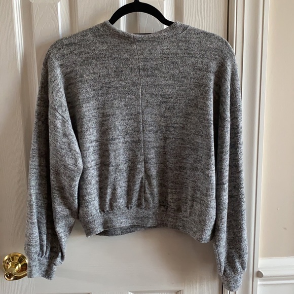 Forever 21 light Gray long sleeve shirt - Picture 2 of 2